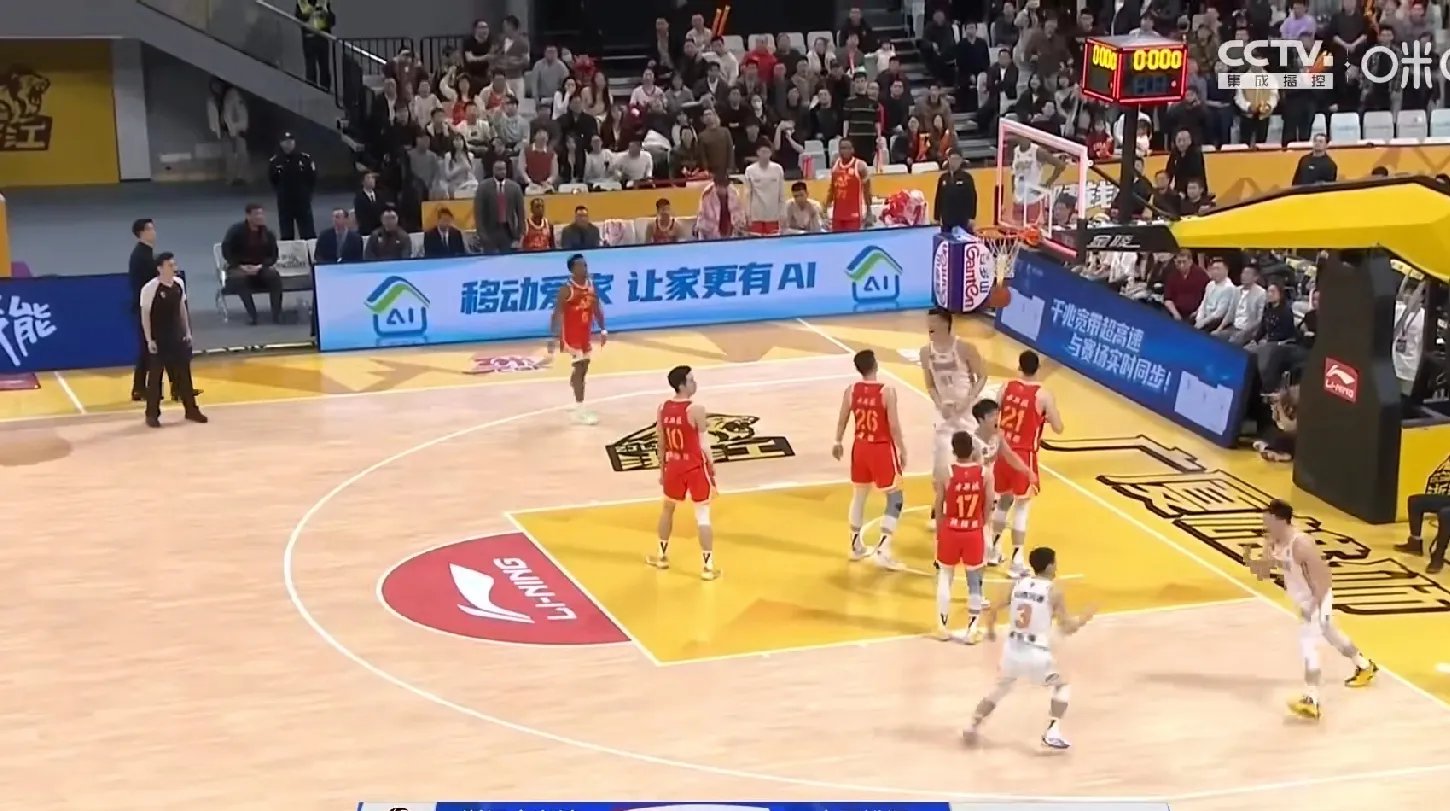 爱游戏在线登录-包含利物浦观众热烈欢呼！，詹姆斯迎来七赛季出色发挥引发球迷热议的词条