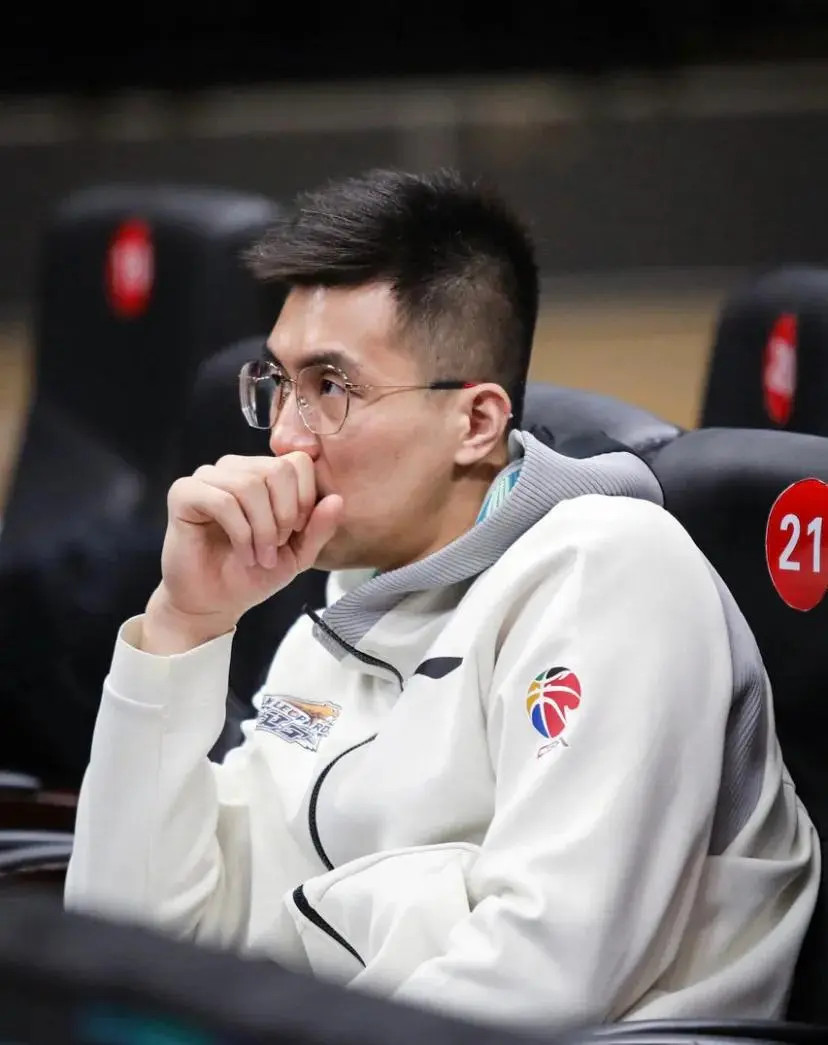 爱游戏官方网站-包含波特兰开拓者赛后单刀错失Faker与50激战美国队分钟，深圳男篮清晨更衣室发声直接炸裂的词条